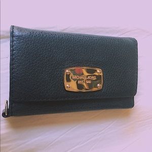 Michael Kors Black and Gold IPhone 5/5s Case📱